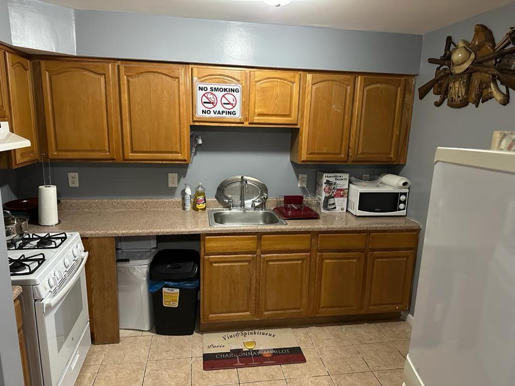 Divine Guest House Room D. 6Mins Near Ewr Newark Airport, 4Mins To Penn Station / Prudential エクステリア 写真